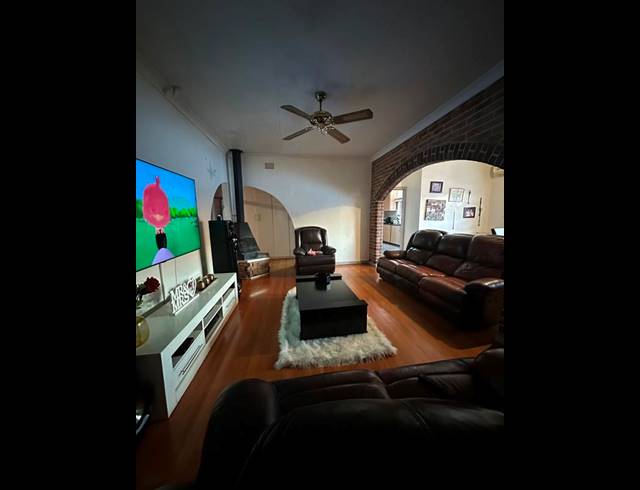 6 BEDROOM HOUSE FOR SALE IN STRUBENVALE